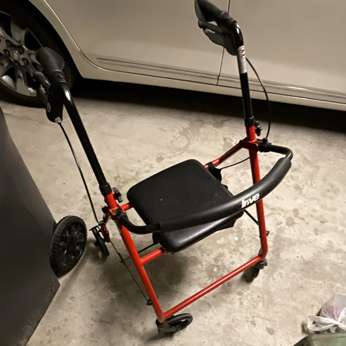 Drive wheel rollator walker - 4-wheel,
